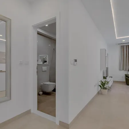 Laurus شقة ماكارسكا