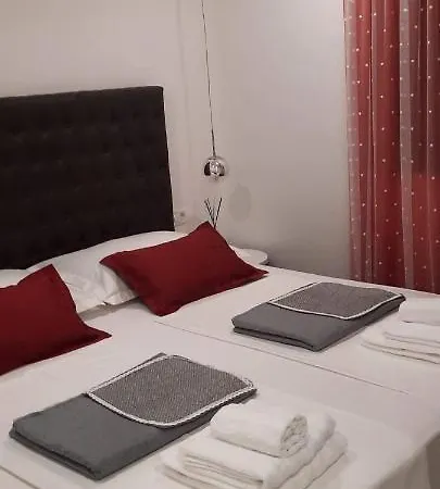 Laurus * ماكارسكا