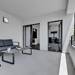 Laurus شقة ماكارسكا