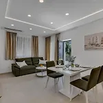 Laurus * ماكارسكا