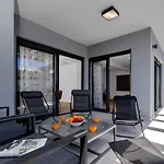 Laurus ماكارسكا