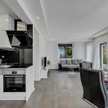 Laurus Appartement Makarska