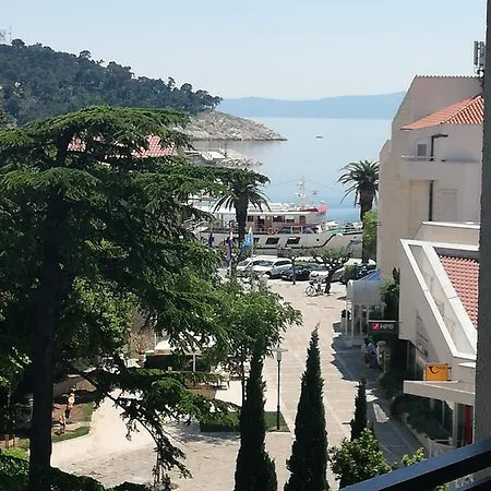 Laurus Apartment