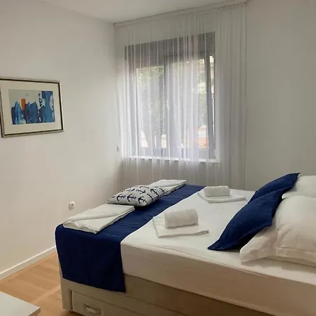 Laurus Apartment