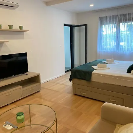 Laurus Appartamento Makarska