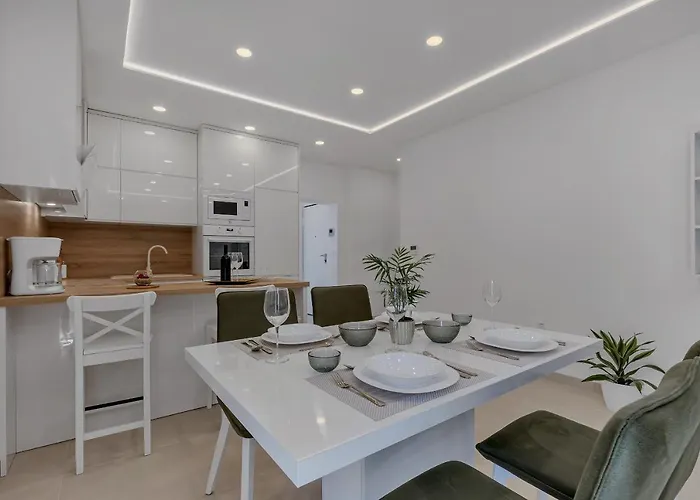 Laurus Apartament *