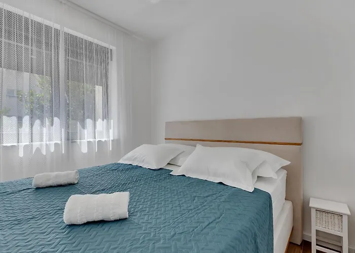 Laurus Apartament *