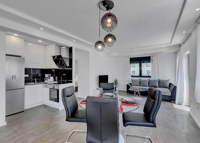 Apartament Laurus *