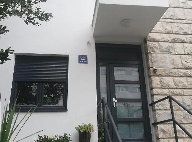 Laurus Apartament *